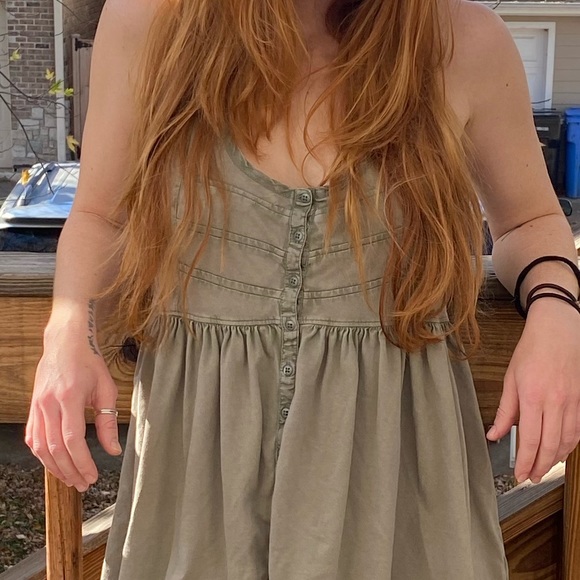 Free people babydoll top in army green. - Picture 3 of 3